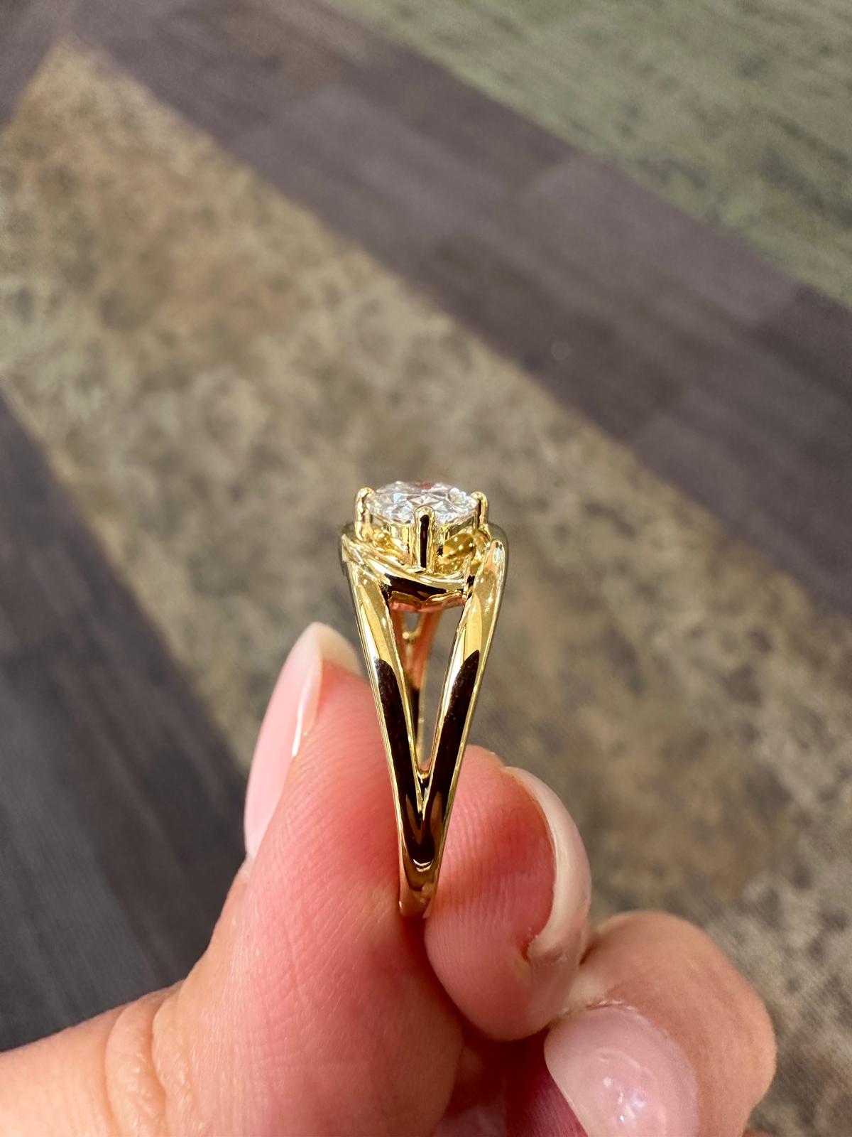 The East-West Oval Ring