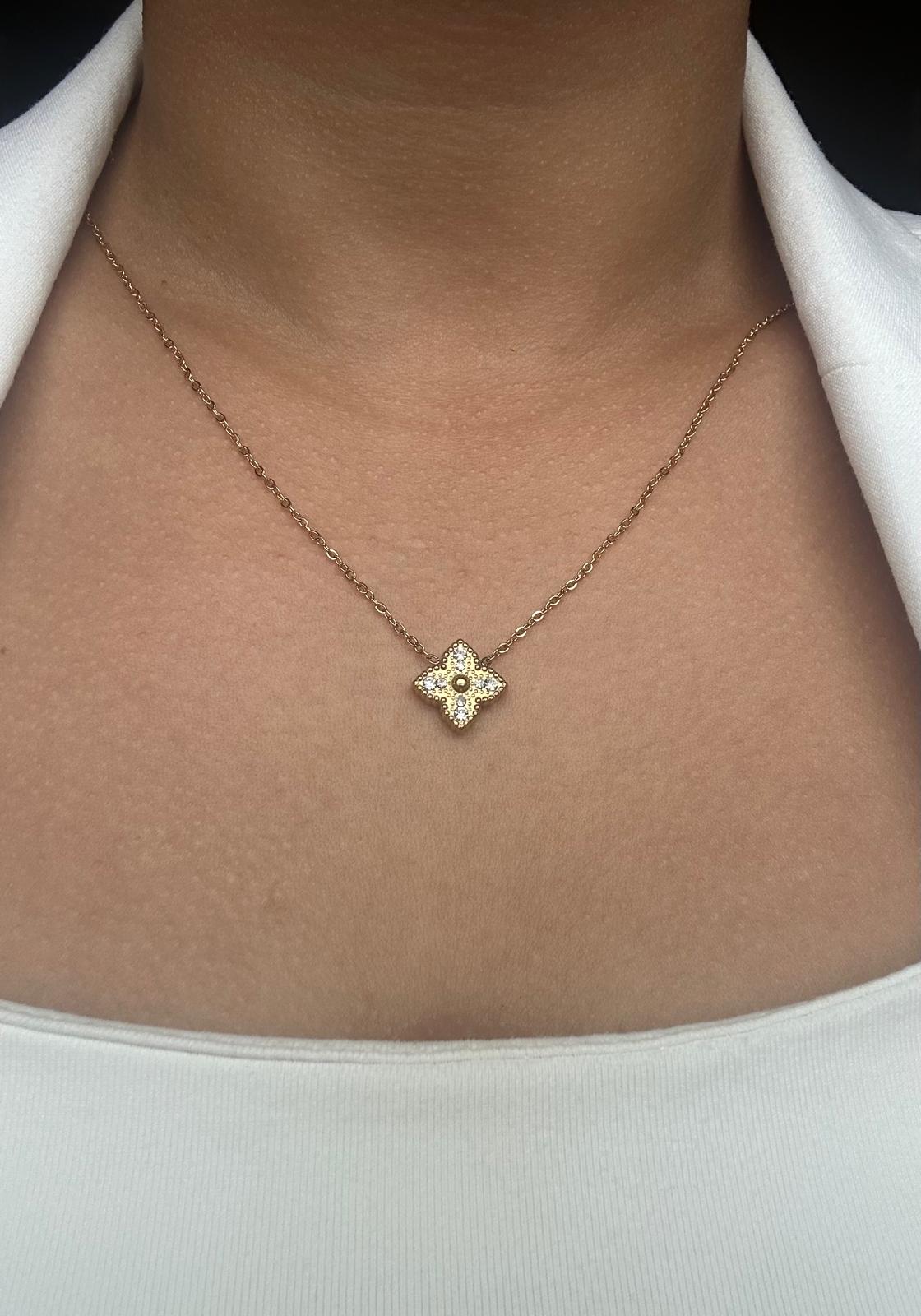 Diamond flower necklace