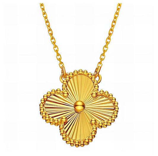 Single gold clover necklace