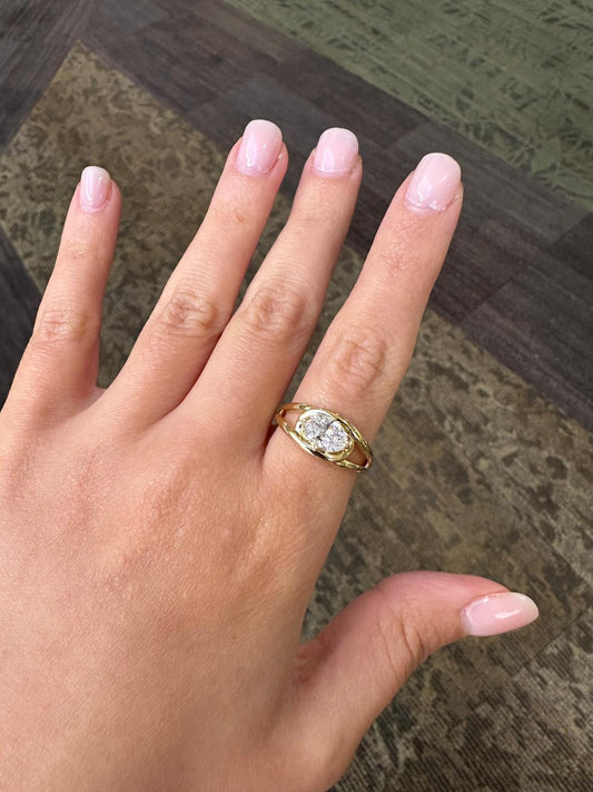 The East-West Oval Ring