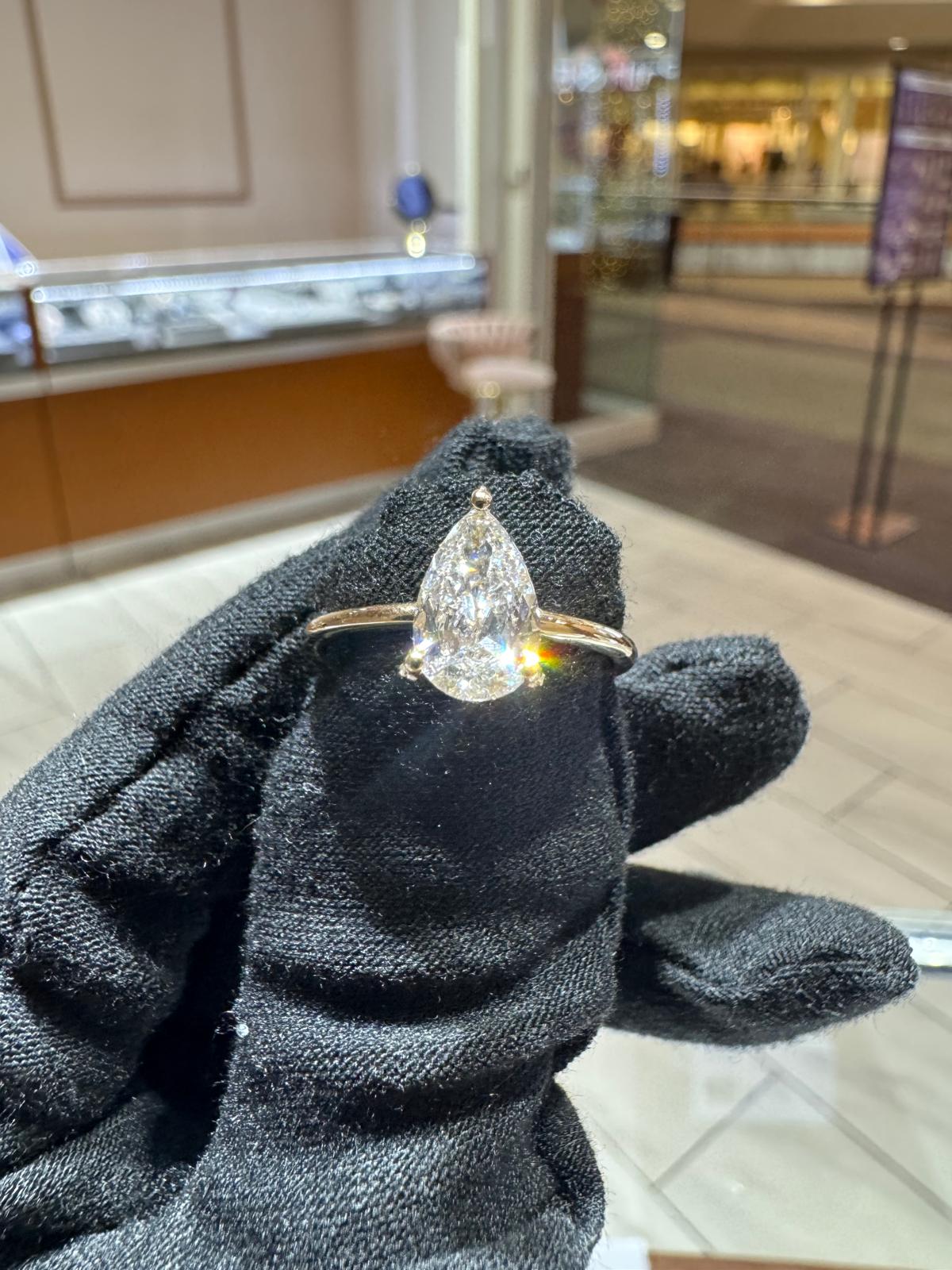 Pear Shape Lab-Grown Diamond Ring