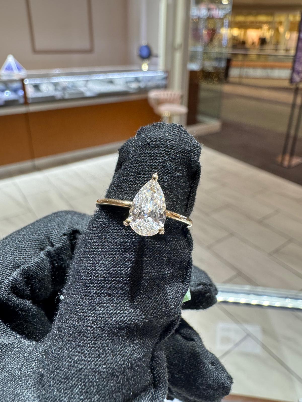 Pear Shape Lab-Grown Diamond Ring