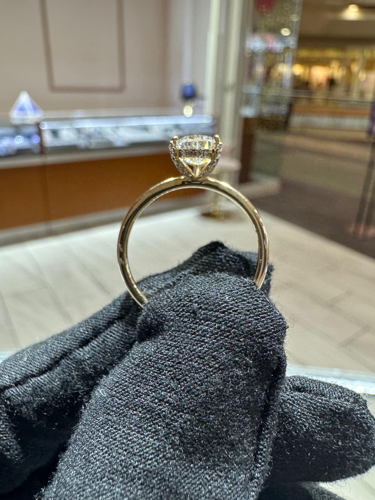 Pear Shape Lab-Grown Diamond Ring