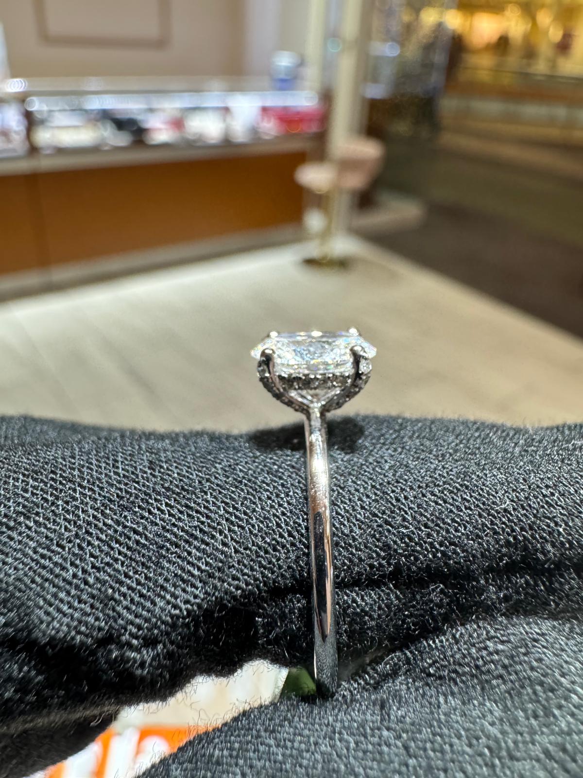 Oval Shape Lab-Grown Diamond Ring